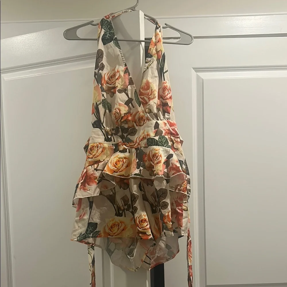 PrettyLittleThing Cream Tie Front Sleeveless Bodysuit - Picture 1 of 2